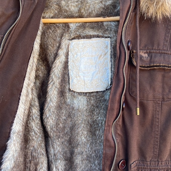 Abercrombie Faux Fur Winter Jacket - Picture 6 of 12